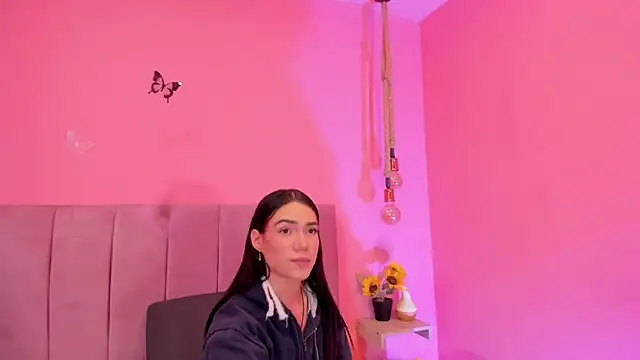 AlanaRosee   online show from 10.26.25