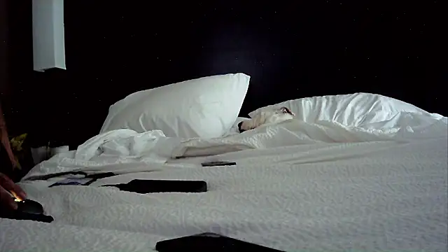 Snapshot of LetMeLiqU chatting on 10.04.25 LetMeLiqU online show from 10.04.25