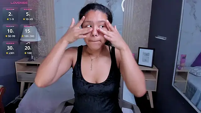 AriaVega online show from 11.25.25