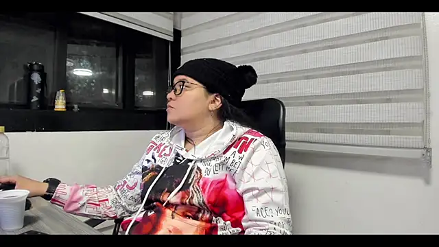 Snapshot of Xander_Taylor_ chatting on 10.16.25 Xander Taylor  online show from 10.16.25