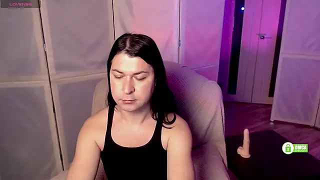 Snapshot of micromouse_mo chatting on 12.04.24 micromouse mo online show from 12.04.24