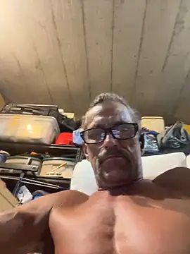 Tommy Love23 online show from 10.24.25