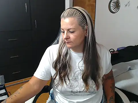 perlagoloza05 online show from 10.06.25