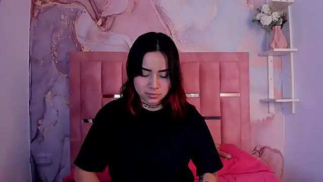 Snapshot of Nixielee_ chatting on 10.18.25 Nixielee online show from 10.18.25