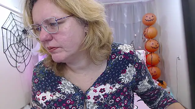 VestaWoody online show from 10.13.25