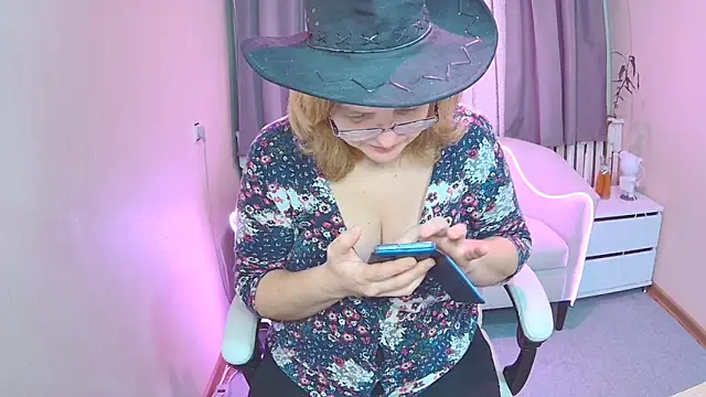 VestaWoody online show from 11.24.25