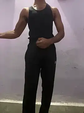 Snapshot of OooYessboyy chatting on 10.04.25 OooYessboyy online show from 10.04.25