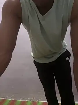 Snapshot of OooYessboyy chatting on 11.13.25 OooYessboyy online show from 11.13.25