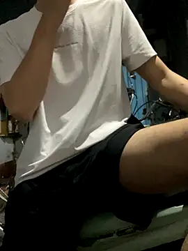 Snapshot of Wuza-H chatting on 10.17.25 Wuza-H online show from 10.17.25