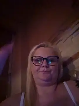 NieMaJazdyBezGwiazdy7883 online show from 11.07.25