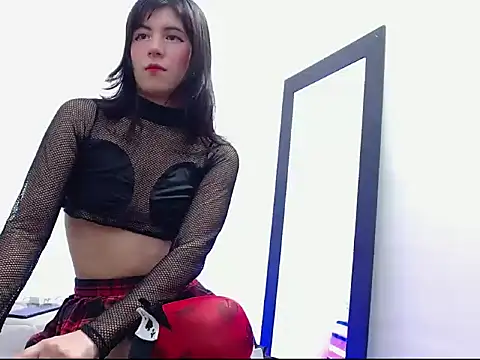 Snapshot of YEIMY_SWEET_ chatting on 10.04.25 YEIMY SWEET online show from 10.04.25