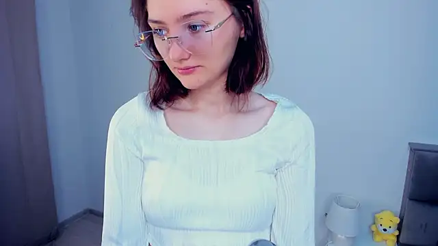 LorrieDegonia online show from 12.03.25