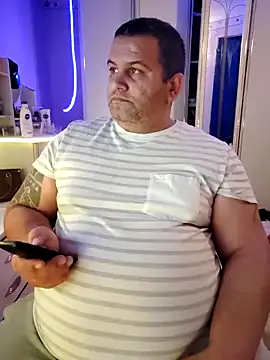 Snapshot of Zsoltzsolti23 chatting on 11.29.25 Zsoltzsolti23 online show from 11.29.25