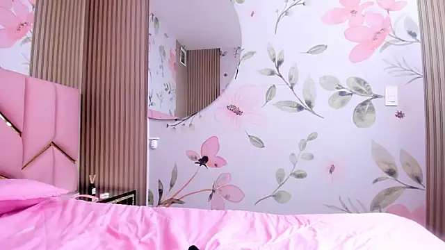 Laia 18 online show from 11.23.25