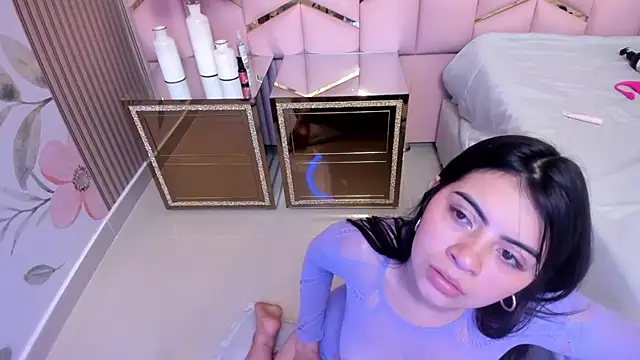 Laia 18 online show from 11.30.25