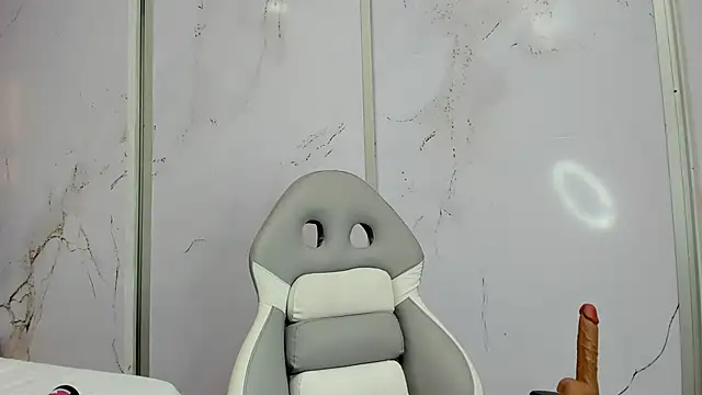 Laia 18 online show from 12.01.25