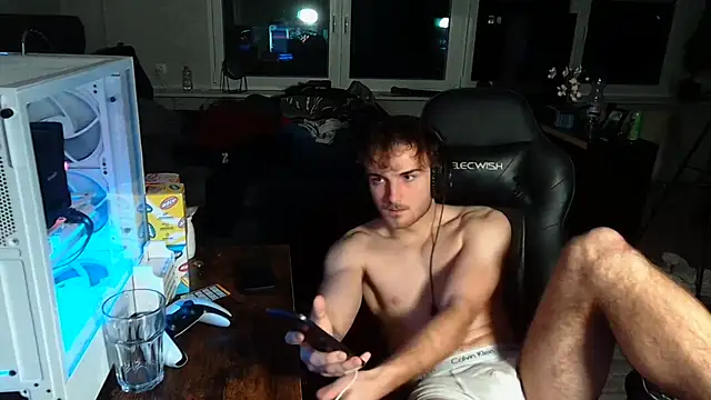 Snapshot of WolkenJunge2006 chatting on 11.11.25 WolkenJunge2006 online show from 11.11.25