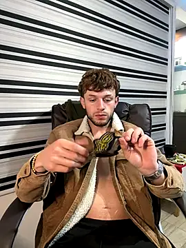 noah red online show from 10.30.25