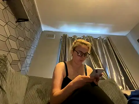 Snapshot of TabbyLovexox chatting on 10.14.25 TabbyLovexox online show from 10.14.25