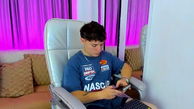 Leoo Miller online show from 11.04.25