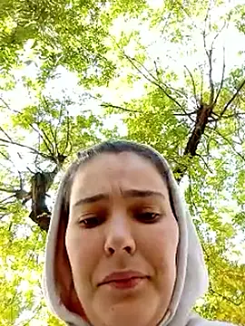 Snapshot of Beatrice1905 chatting on 10.21.25 Beatrice1905 online show from 10.21.25