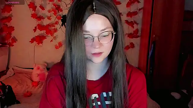 Snapshot of HoneyDazzle chatting on 10.10.25 HoneyDazzle online show from 10.10.25