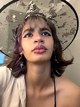 sukulaurens online show from 10.20.25