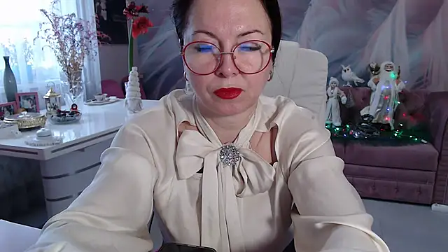 Snapshot of Arisa5000 chatting on 12.31.24 Arisa5000 online show from 12.31.24