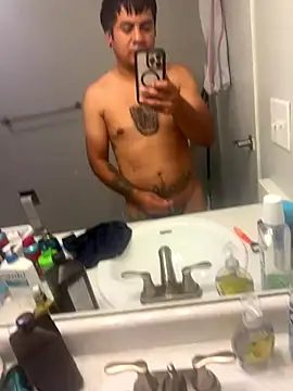 Snapshot of hotvinxxx chatting on 10.24.25 hotvinxxx online show from 10.24.25