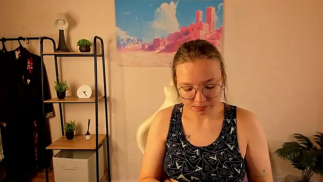 Nuura Moore online show from 10.13.25