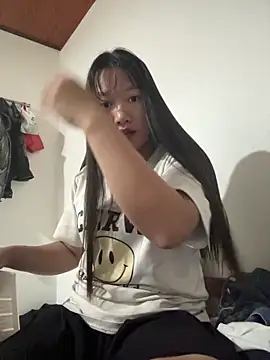 TrangNemo online show from 10.16.25