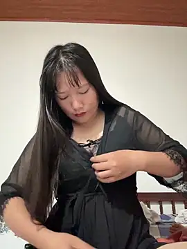 TrangNemo online show from 10.22.25