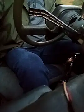 Snapshot of zfrylmz chatting on 10.26.25 zfrylmz online show from 10.26.25