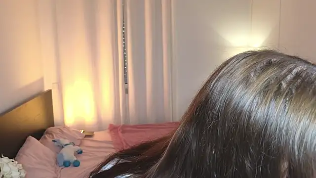 Snapshot of CelineXoxo chatting on 10.19.25 CelineXoxo online show from 10.19.25