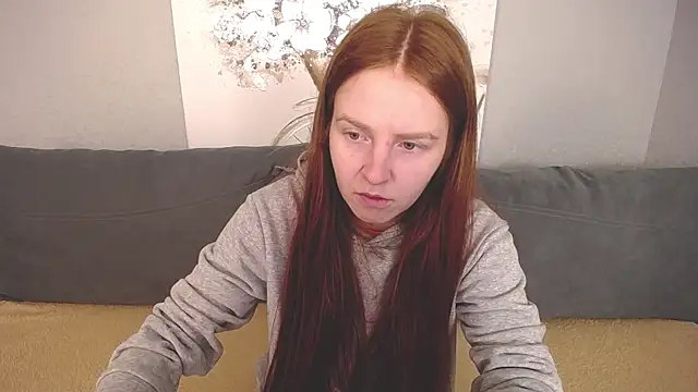 Evarey  online show from 10.13.25