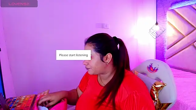 Snapshot of Addyy_02 chatting on 10.17.25 Addyy 02 online show from 10.17.25