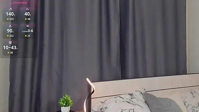 KellyeOun online show from 11.04.25