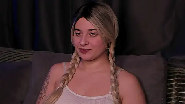 ShyBunny1 online show from 10.11.25