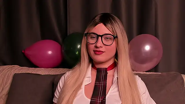 ShyBunny1 online show from 10.21.25