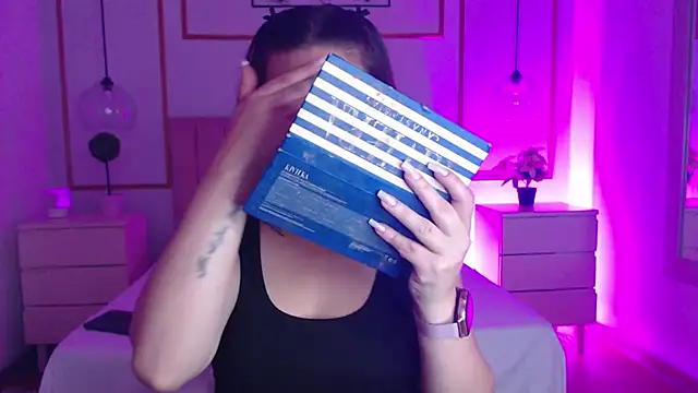 Snapshot of Alice_Sinclair chatting on 11.15.25 Alice Sinclair online show from 11.15.25