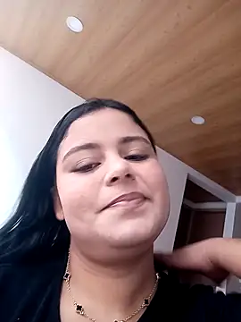 Snapshot of Khaleni_3-1 chatting on 10.18.25 Khaleni 3-1 online show from 10.18.25