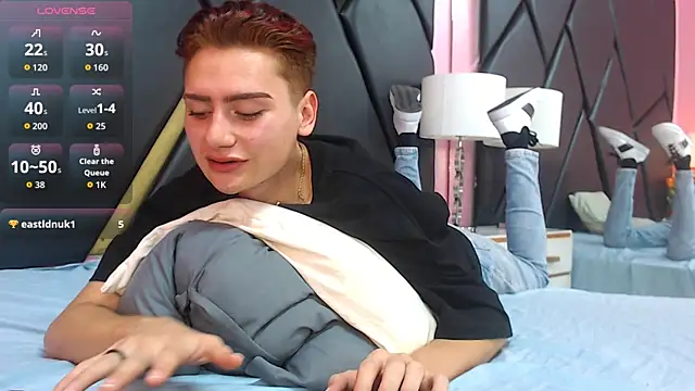 Snapshot of Alex_Millerss chatting on 10.17.25 Alex Millerss online show from 10.17.25