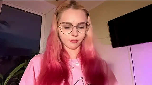 Snapshot of CherlynBlose chatting on 10.15.25 CherlynBlose online show from 10.15.25