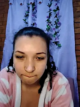 Miacollins12 online show from 10.14.25
