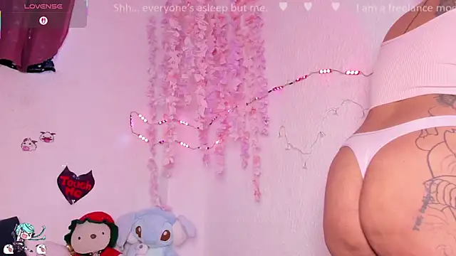 Emilycollei online show from 11.02.25