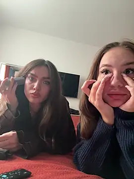 Snapshot of MayaGlow chatting on 10.18.25 MayaGlow online show from 10.18.25