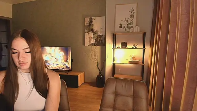 MayaGlow online show from 12.05.25