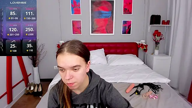 Snapshot of KamilaPeach chatting on 10.08.25 KamilaPeach online show from 10.08.25