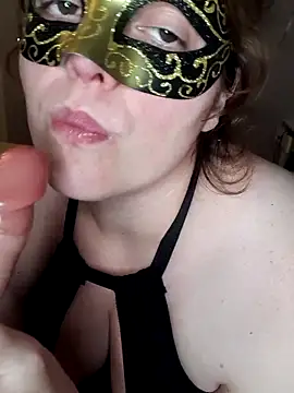 Snapshot of Larosee33 chatting on 10.29.25 Larosee33 online show from 10.29.25