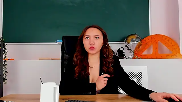 AnnaJonson online show from 11.06.25